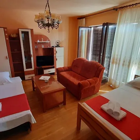 Lucy Apartment Podstrana