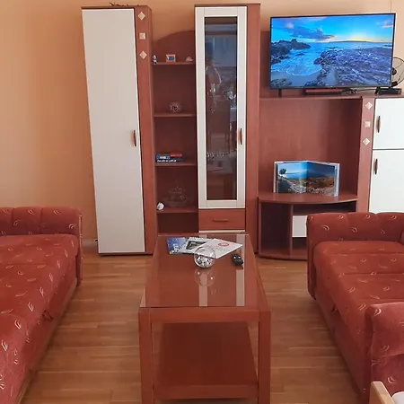 Apartment Lucy Podstrana