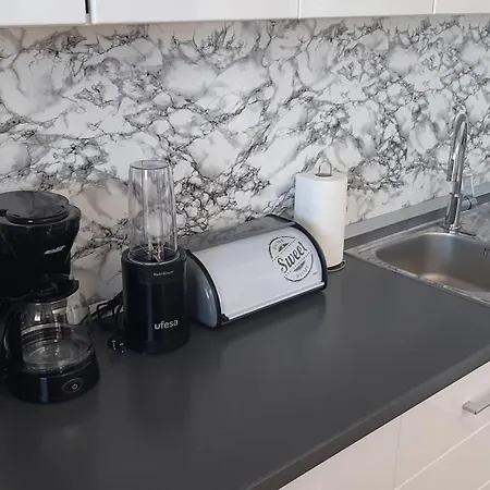 Lucy Apartamento Podstrana